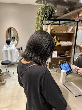 クルニエ(crenier) 濃いめオリーブ/ブリーチなし/透け感暗髪