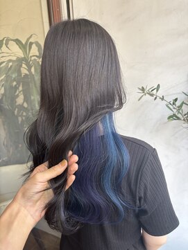 アン(Hair make un) 【インナー×ストライプブルー】