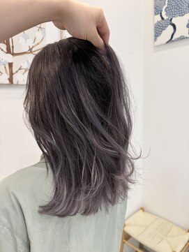 ジジ チーク 栃木(Gigi cheek) グレージュ×バレイヤージュ