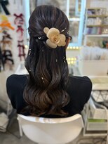 アトリエビューティーアミュ(atelier beauty AmU)&nbsp;ウェーブハーフアップ