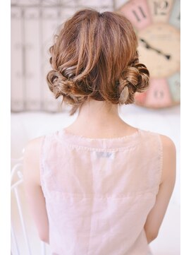 メイズ(MAZE) 【メイズ東中野・鍛原志行】編み込みローツインおだんご