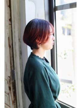 ホワイトルーム(White Room) ショートボブ＋レッドカラー