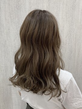 アルーシェ 心斎橋(Alushe) ミルクティーアッシュ