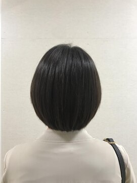 コム(com by neolive) 前上りボブ1