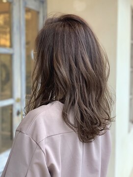 エイミーバイアフロート(amie by afloat) * 魅力を引き出すヌーディーアッシュ