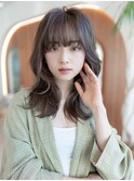 20代30代大人かわいい斜めバングデザインカラーグレージュカラー