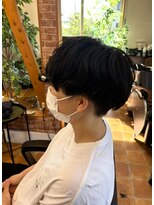 ディープグリーン(Deep Green) レディースマッシュヘアー