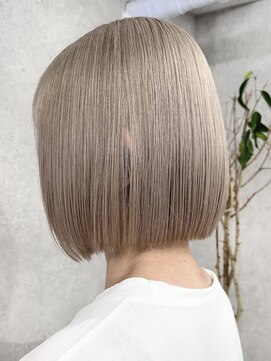 ロウル 渋谷(LOWRL) ホワイトミルクティー/ブリーチ/ダブルカラー