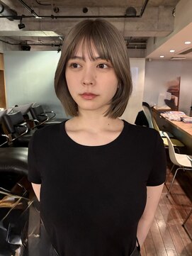 ノラジャーニー(NORA Journey) ハッシュボブレイヤーカットブリーチカラーグレージュ
