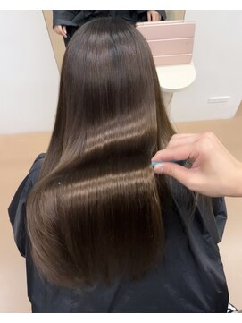 ヌエン 渋谷(NU/EN) 海外ガール風ロングレイヤーカット/バタフライカット/小顔カット