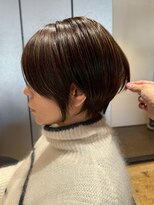 ナチュラル ヘアーデザイニング(Natural hair designing) 美人ショート/レイヤーカット/前髪長めショート/愛されショート