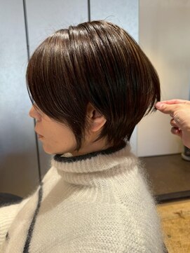 ナチュラル ヘアーデザイニング(Natural hair designing) 美人ショート/レイヤーカット/前髪長めショート/愛されショート