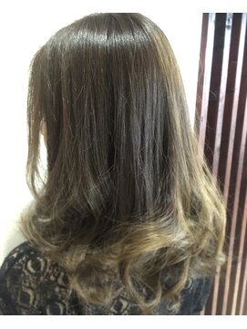 ビューティーサロンガーデン(Beauty Salon GARDEN) アッシュ