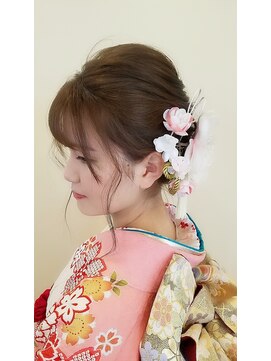 ループ ヘアー(LOOPhair) 成人式のスタイル