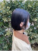 ブルーブラックでトーンダウンでも透け感！