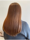女性らしいストレートロングヘア