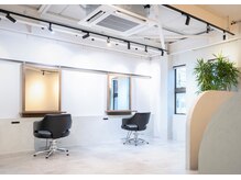 オーフェル(OHFEL)の雰囲気（広々した店内でリラックスタイム）