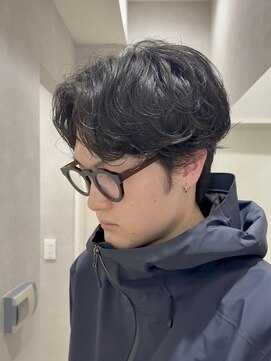 メレ 仙台(Mele) センターパート/シャドウパーマ/アッシュブラック/コンマバング