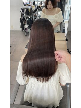 エラ(Ella) Japanese straightで叶える艶髪美人