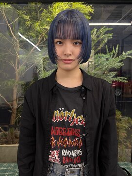 エルメ クラマエ(Elme) ネイビーブルー×レイヤーボブ