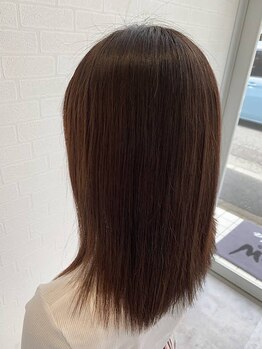 落ち着いた雰囲気のサロンで、白髪染めをオシャレに楽しむ"Crew kairos"の特別な時間をあなたへ♪