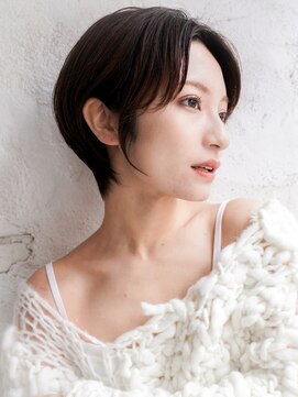 カライング(ing) 大人可愛い20代30代40代黒髪前下がりひし形小顔ボブ丸みショート