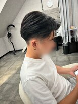 ウヌ ヘアルーム(uNu Hair Room) フェード×フェザーショート