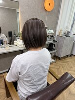 イッキ(IKKI)&nbsp;ハイライトブリーチ白髪ぼかしダブルカラーボブ