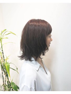 ヘアーアンドメイク ヒューラ 立川店(HAIR&MAKE hurra) ミディアムロングのナチュラルパーマ