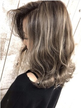 シエル 川越(CIEL) 【鉄板無造作カール】ハイライトカラー×ゆるふわミディ