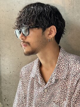 アーリー(Ali'i) 波巻きスパイラルパーマ前下がりマッシュショートレイヤーメンズ