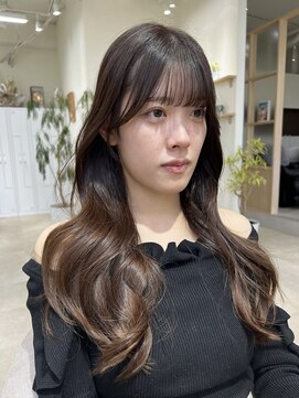 アム 表参道(am) 小顔薄めバンググレージュレイヤーロング前髪パーマ黒髪