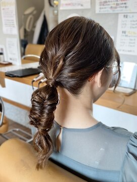 ギャロップヘアー 結婚式お呼ばれ編み下ろしヘア