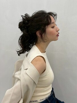 ヴィサージュクオン(VISAGE Quon) ルーズポニー × アンニュイカール