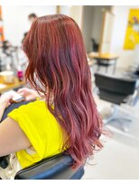 サニーズ(SUNNY'S by CONKS)&nbsp;鮮やかピンクのロングヘア