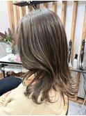 オリーブグレージュ白髪ぼかしハイライト