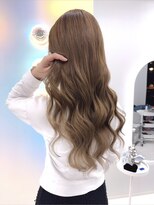 リノン(LINON)&nbsp;透明感ブラウンベージュのロングスタイル