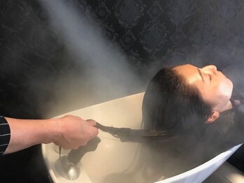 ニューヨークコレクション(New York Collection)の写真/【カット＋ヘッドスパ￥7000】美髪の秘訣はヘッドスパ♪リフトUP効果で地肌のハリ血行促進、ボリュームUPも