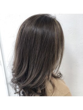 ヴォーグ vogue ヘアースタジオ ハイライトグレージュ