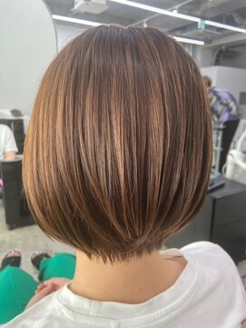 セル(CELL) 丸みのあるショートボブ