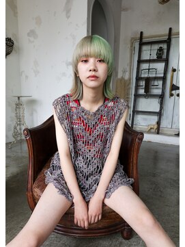 トレンチ(TRENCH) 《おつじ TRENCH》 ハイトーン × ミディアムヘア