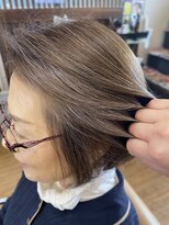 ギャロップヘアー&nbsp;白髪を活かすカラー×グラデーションボブ