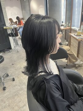 リーオオサカ(Lee Osaka) ウルフカット×東芽生