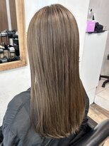 ハーツ(Heart's)&nbsp;白髪ぼかしハイライト×ベージュカラー