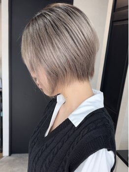 フォワバイベル 都賀店(Foi by Belle)の写真/明るく白髪を染めたい方、モチにこだわる方に…トレンドの『白髪ぼかしハイライト』がおすすめ◎[千葉］