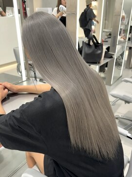 アールプラスヘアサロン(ar+ hair salon) シルバーグレージュカラー