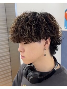 ビカム 名駅(become) 【SNS大バズり中】前髪ありサーフカールパーマハイライトメンズ