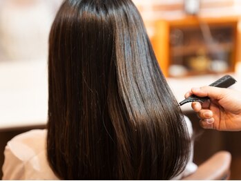 ミツマル FRINGE店(MITSUMARU)の写真/髪を内部から補修し、まとまりと自然な指通りが続く滑らかな仕上がりに♪色持ちもUP☆ケラスターゼ取扱店◎