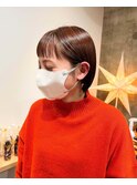 眉上バングに切りっぱなしボブ