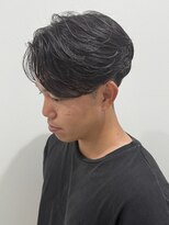 ヒュイル バイ ニアウ(Hwyl by Niau) メンズフェザーショートフェザーパーマスパイラルパーマ刈り上げ